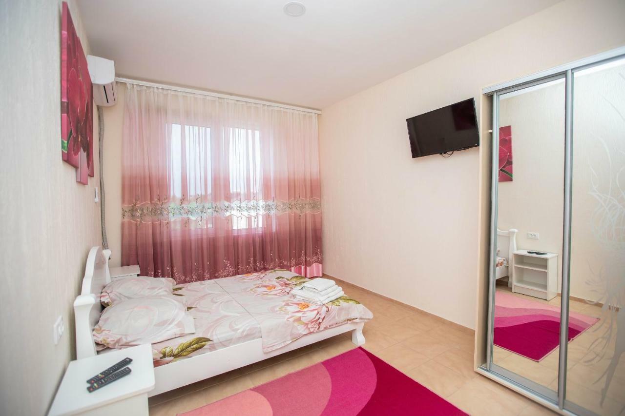 Amalia Hotel Zaliznyi Port Dış mekan fotoğraf